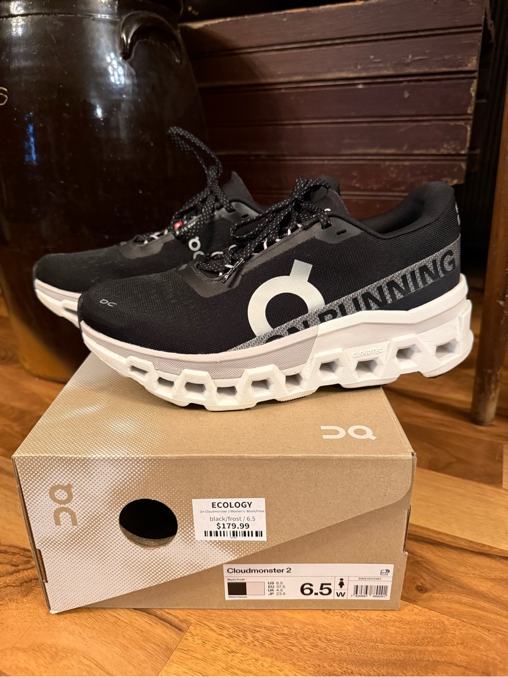 On Cloud Running Cloudmonster black white sneakers shoes size 6.5 like new